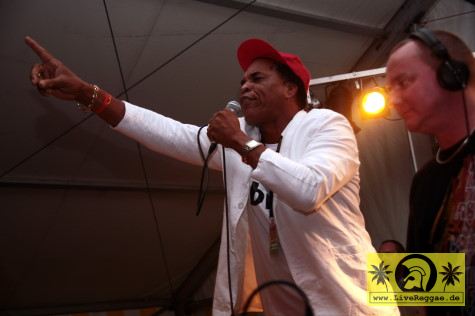 Black Skorpio (Jam) and Barney Millah 14. Reggae Jam Festival - Bersenbrueck - Dancehall Stage 09. August 2008 (3).JPG